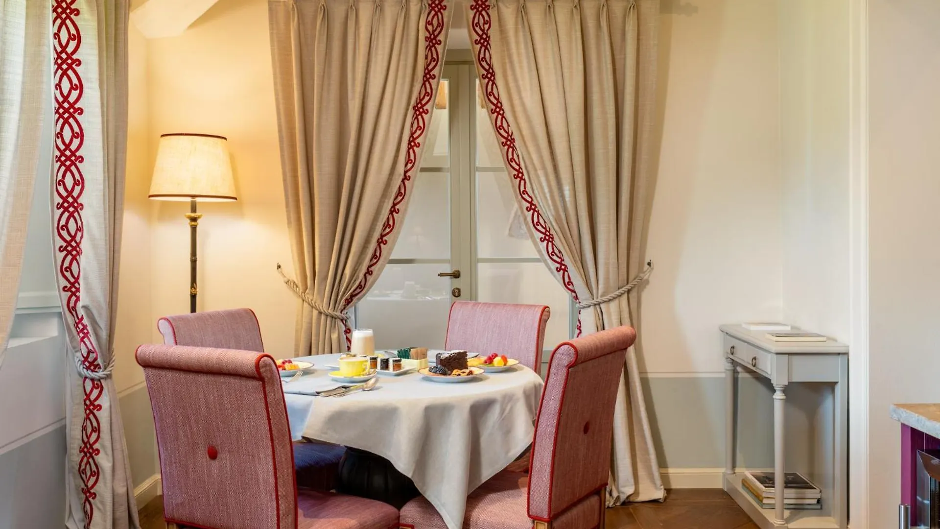 Borgo San Felice Hotel Castelnuovo Berardenga 5*,  Italy