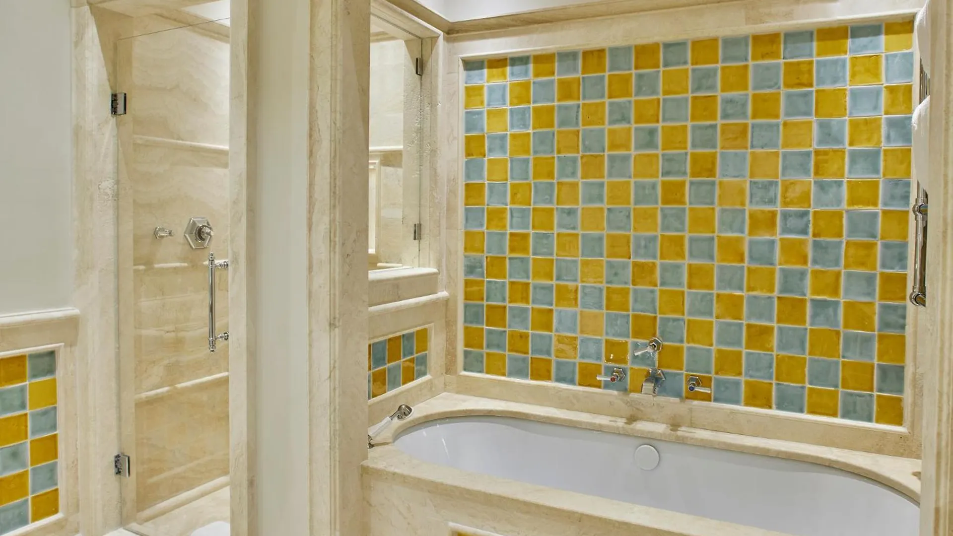 Отель Borgo San Felice Кастельнуово-Берарденга 5*,