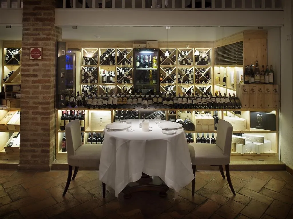 Отель Borgo San Felice Кастельнуово-Берарденга 5*,