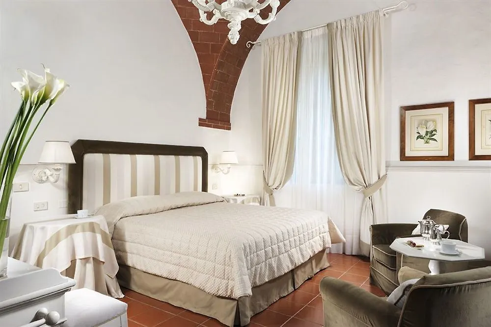 Отель Borgo San Felice Кастельнуово-Берарденга