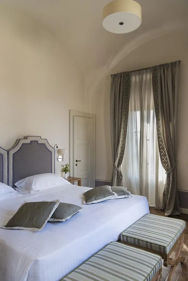 Отель Borgo San Felice Кастельнуово-Берарденга 5*,